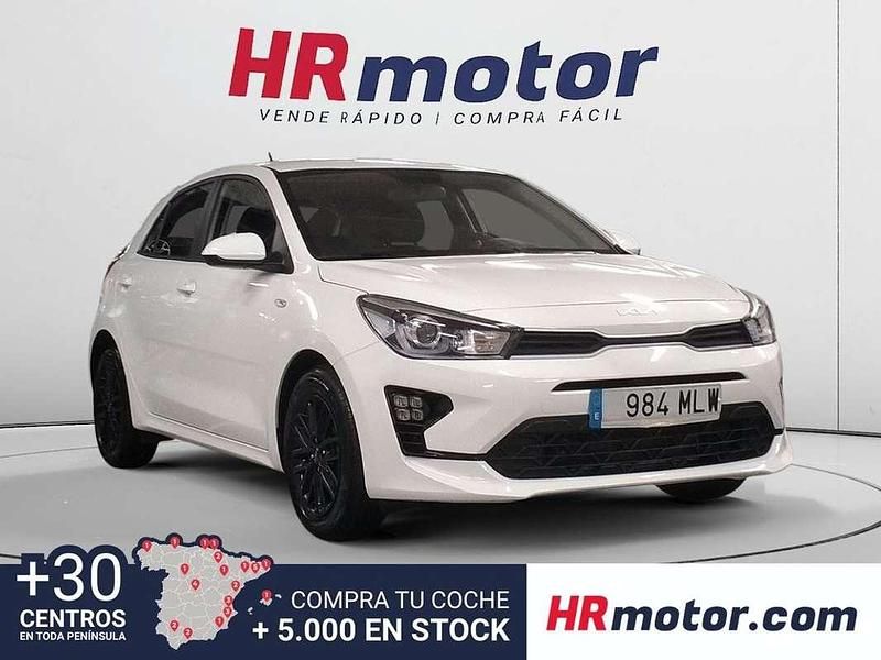 Blanco Usado 2023 Kia Rio Utilitario | 13.990 € (Precio justo) - Imagen 1/4