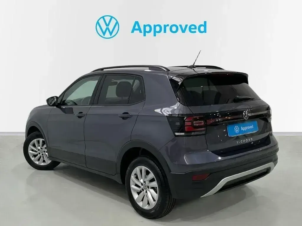 Usado VW T-Cross Advance 110 CV (80 kW) 2022 Gris SUV
