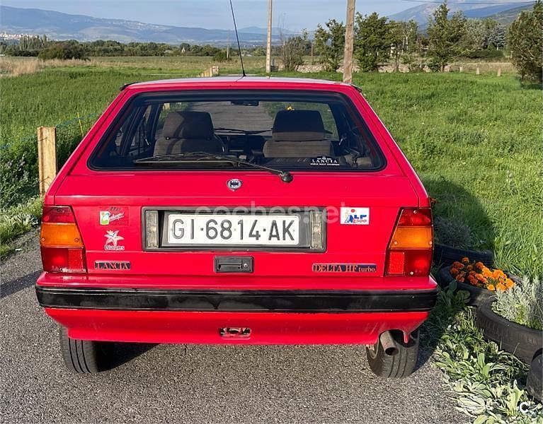 Usado Lancia Delta 140 CV (102 kW) 1990 Rojo Utilitario
