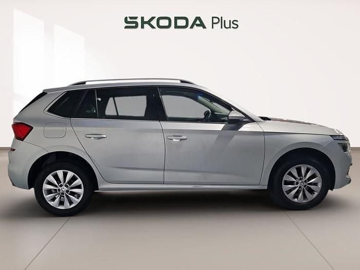Usado Skoda Kamiq Ambition 110 CV (80 kW) 2021 Gris plata SUV