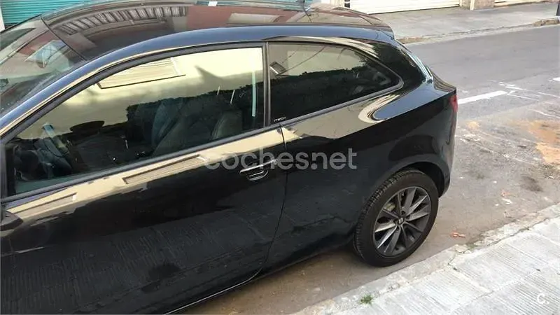 Usado Seat Ibiza SC I-Tech 85 CV (62 kW) 2013 Negro Utilitario