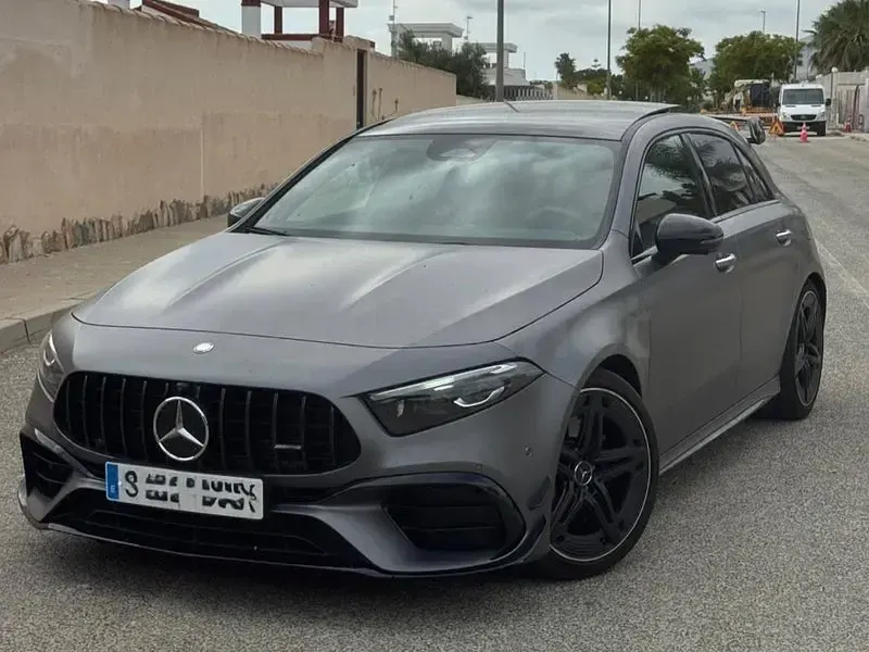 Usado Mercedes A45 AMG 421 CV (309 kW) 2024 Gris / plata Utilitario