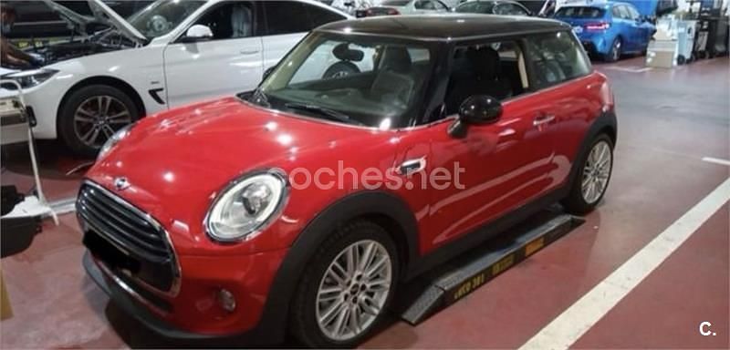 Usado Mini Cooper D 116 CV (85 kW) 2018 Rojo Utilitario