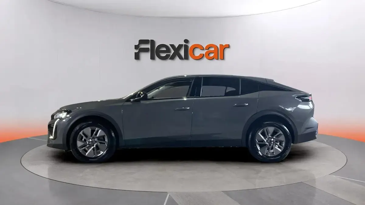 Usado Peugeot 408 Allure 136 CV (100 kW) 2025 Gris SUV