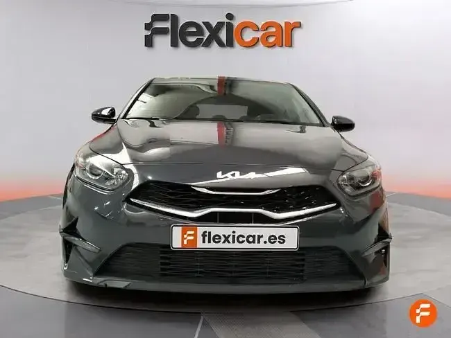 Usado Kia Ceed 100 CV (73 kW) 2023 Gris Utilitario