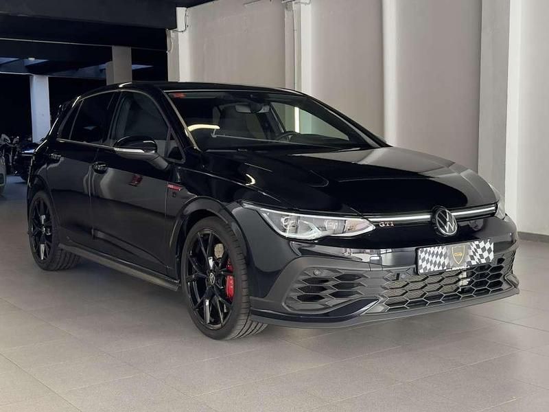 Usado VW Golf VIII GTI 300 CV (220 kW) 2023 Negro Utilitario