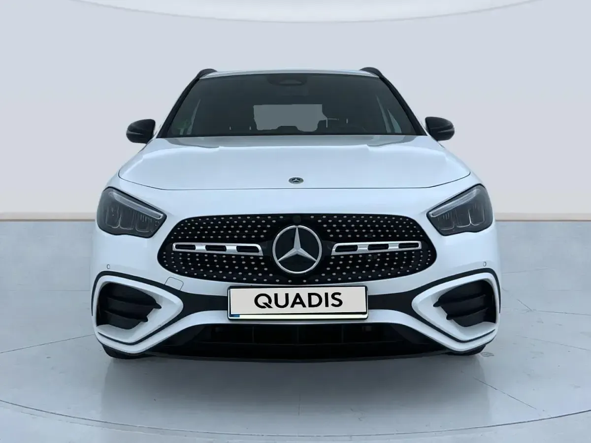 Usado Mercedes GLA200 150 CV (110 kW) 2025 Blanco SUV