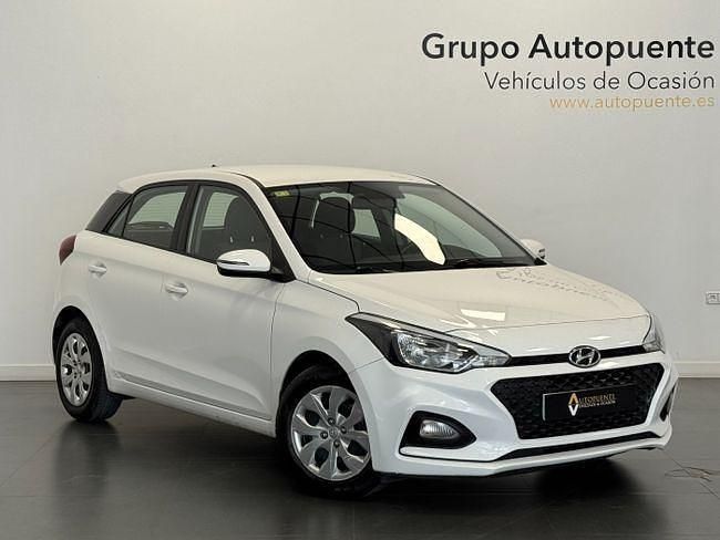 Usado Hyundai i20 100 CV (73 kW) 2020 Blanco Berlina