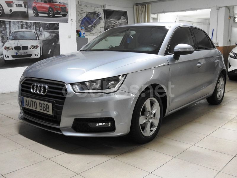 Gris / plata Usado 2016 Audi A1 Sportback Ambiente Utilitario | 12.499 € (Buen precio) - Imagen 1/4