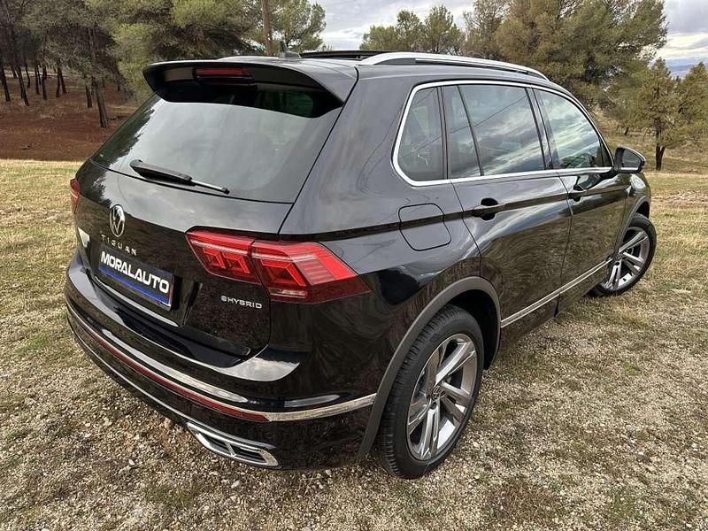 Usado VW Tiguan R-line 245 CV (180 kW) 2021 Negro SUV