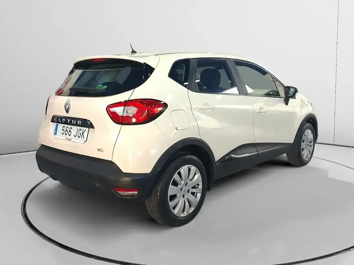 Usado Renault Captur Intens 90 CV (66 kW) 2015 Blanco SUV