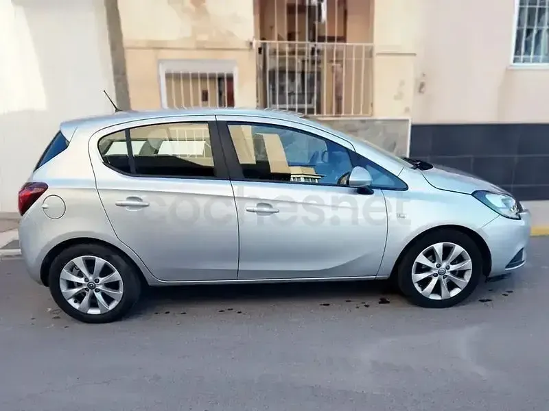 Usado Opel Corsa Selective 90 CV (66 kW) 2019 Gris / plata Utilitario