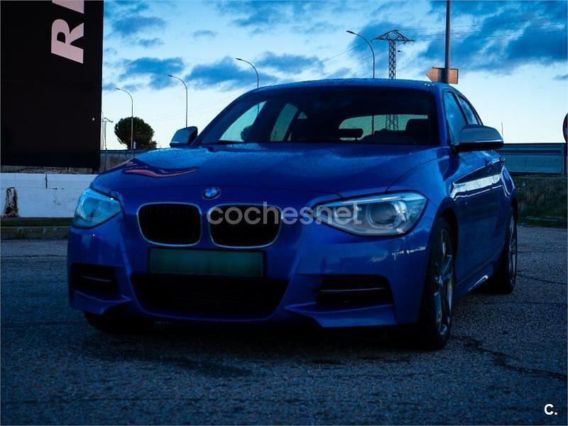 Usado BMW M135 Comfort Edition 320 CV (235 kW) 2014 Azul Utilitario