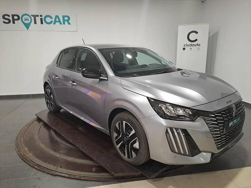Usado Peugeot e-208 Style 100 kW (136 CV) 2024 Gris Utilitario