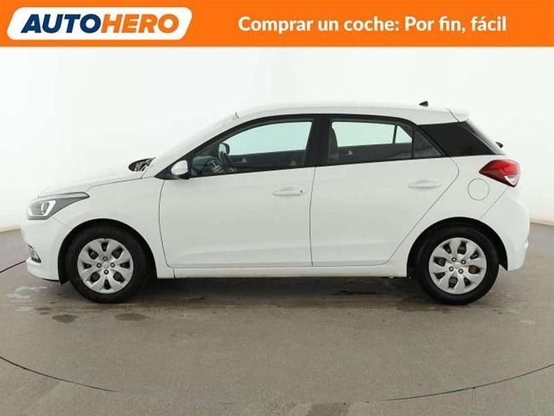 Usado Hyundai i20 101 CV (74 kW) 2016 Blanco Utilitario