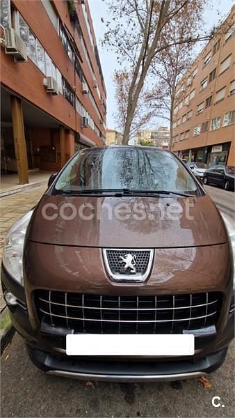 Usado Peugeot 3008 115 CV (84 kW) 2013 Marrón Berlina