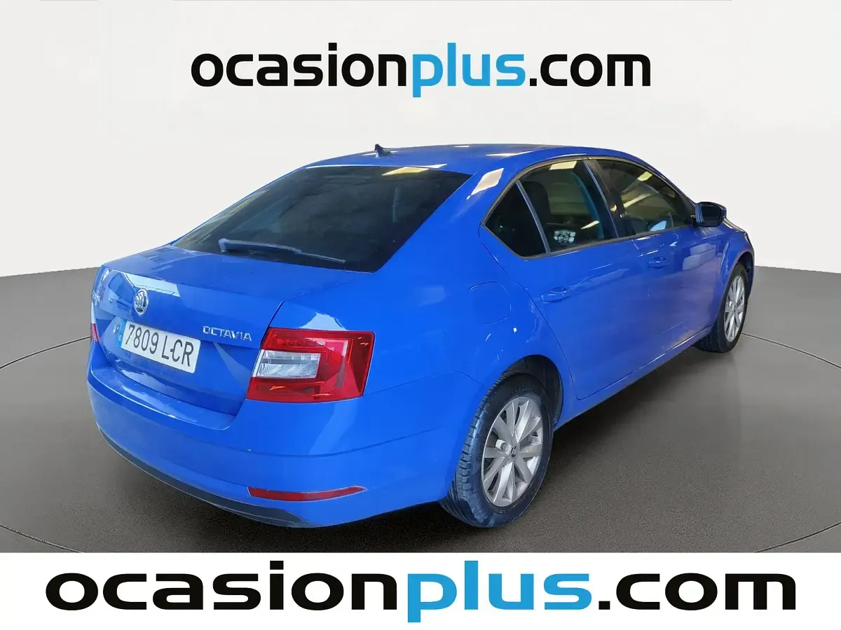 Usado Skoda Octavia Active 116 CV (85 kW) 2019 Azul Berlina