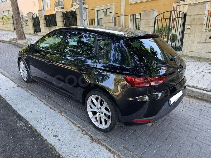 Usado Seat Leon FR 125 CV (91 kW) 2015 Negro Berlina