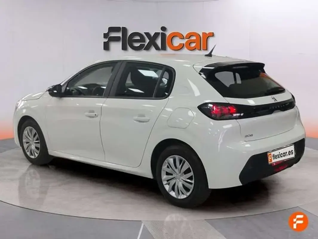 Usado Peugeot 208 Active 68 CV (50 kW) 2023 Blanco Utilitario