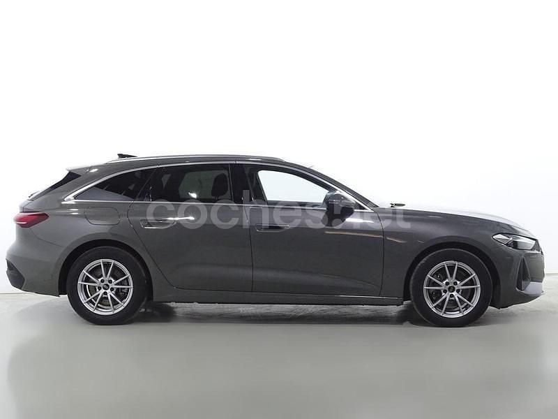 Usado Audi A5 204 CV (150 kW) 2025 Gris / plata Familiar
