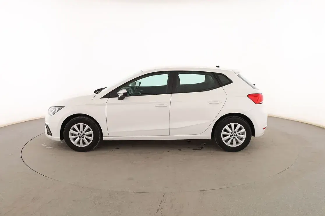Usado Seat Ibiza Style 115 CV (84 kW) 2020 Blanco Utilitario