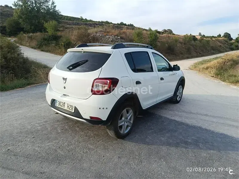 Usado Dacia Sandero Stepway 90 CV (66 kW) 2014 Blanco Berlina