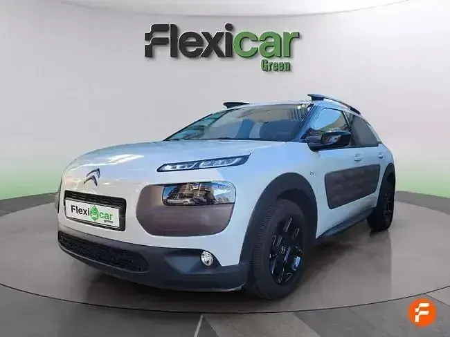 Usado Citroën C4 Cactus Feel 110 CV (80 kW) 2018 Blanco Utilitario