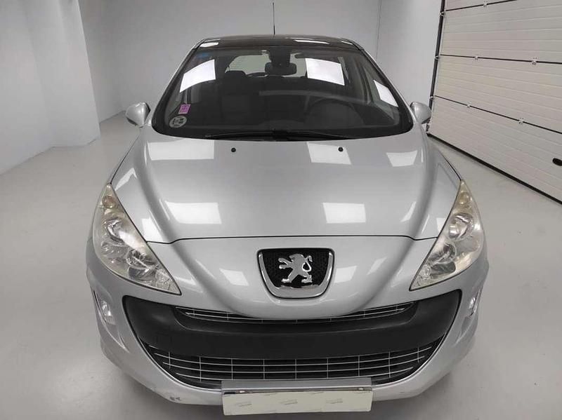 Usado Peugeot 308 Premium 136 CV (100 kW) 2008 Gris Utilitario