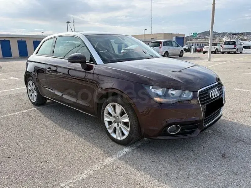 Usado Audi A1 Ambition 122 CV (89 kW) 2010 Violeta / lila Utilitario