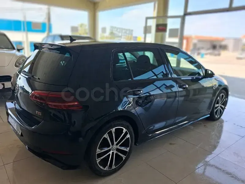 Usado VW Golf VII Advance 150 CV (110 kW) 2017 Negro Berlina