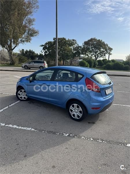Usado Ford Fiesta Trend 82 CV (60 kW) 2009 Azul Berlina