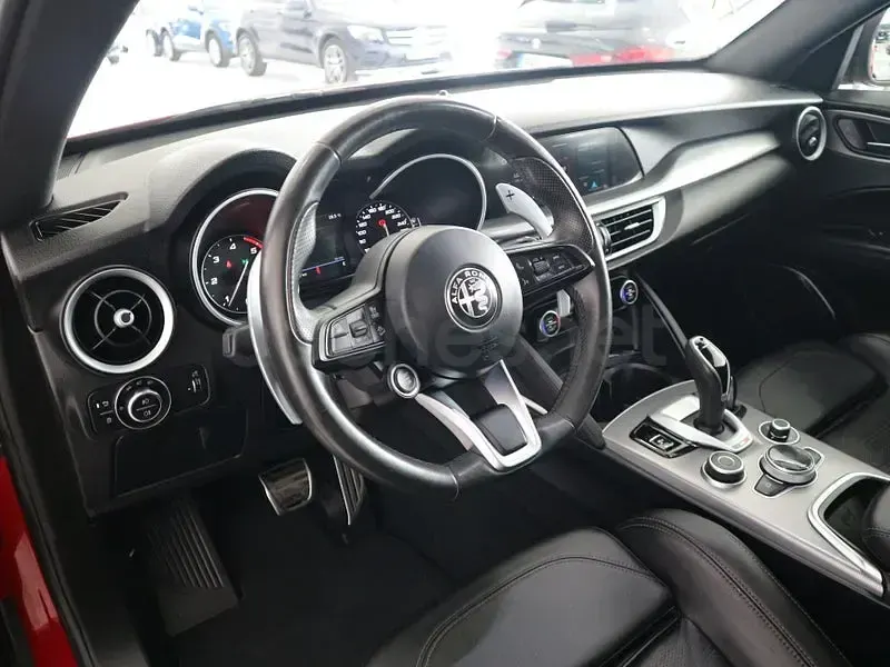 Usado Alfa Romeo Stelvio Veloce 210 CV (154 kW) 2022 Rojo SUV