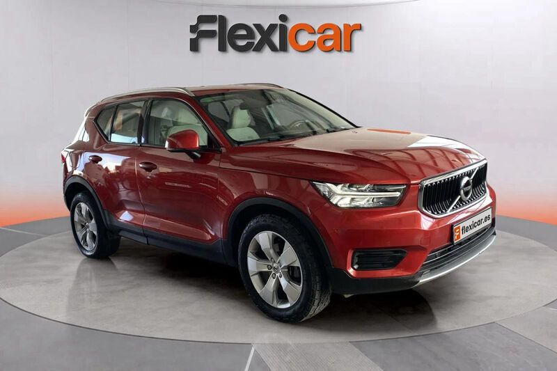 Rojo Usado 2019 Volvo XC40 Momentum SUV | 20.790 € - Imagen 1/4