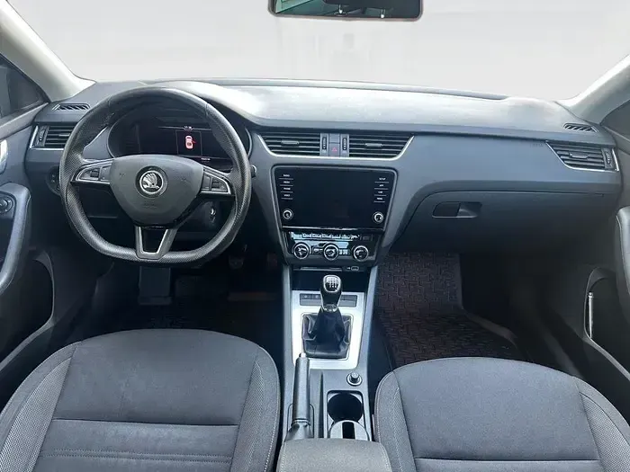 Usado Skoda Octavia Ambition 115 CV (84 kW) 2021 Negro