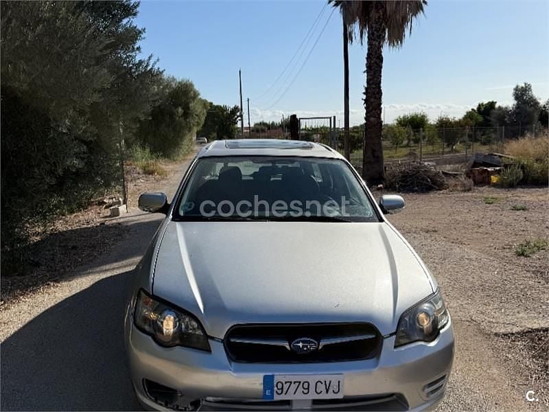 Usado Subaru Outback 156 CV (114 kW) 2004 Gris / plata Familiar