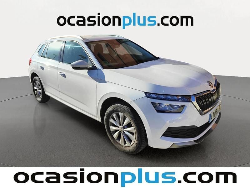 Usado Skoda Kamiq Ambition 110 CV (80 kW) 2022 Blanco SUV