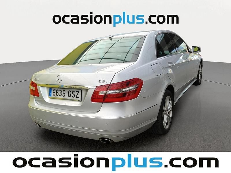 Usado Mercedes E350 Avantgarde 292 CV (214 kW) 2010 Gris plata Berlina