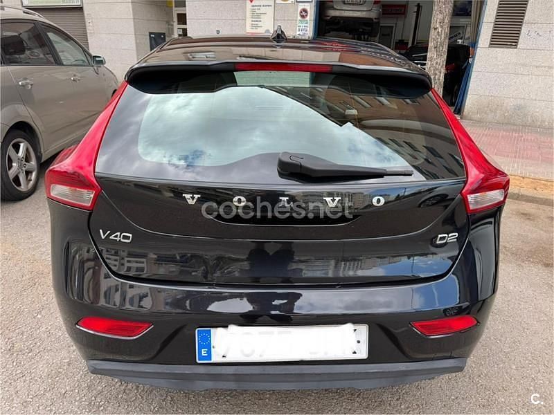 Negro Usado 2015 Volvo V40 R-Design Kinetic Berlina | 8000 € (Precio justo) - Imagen 1/4