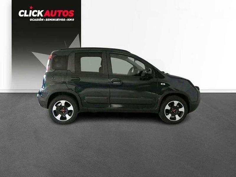 Usado Fiat Panda Cross Cross 71 CV (52 kW) 2024 Verde Utilitario