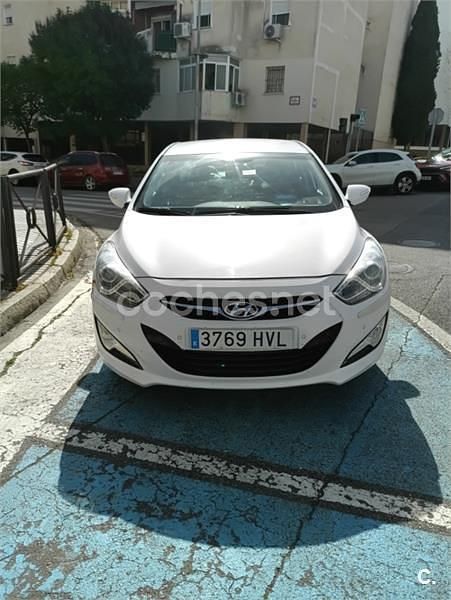 Usado Hyundai i40 115 CV (84 kW) 2014 Blanco Berlina