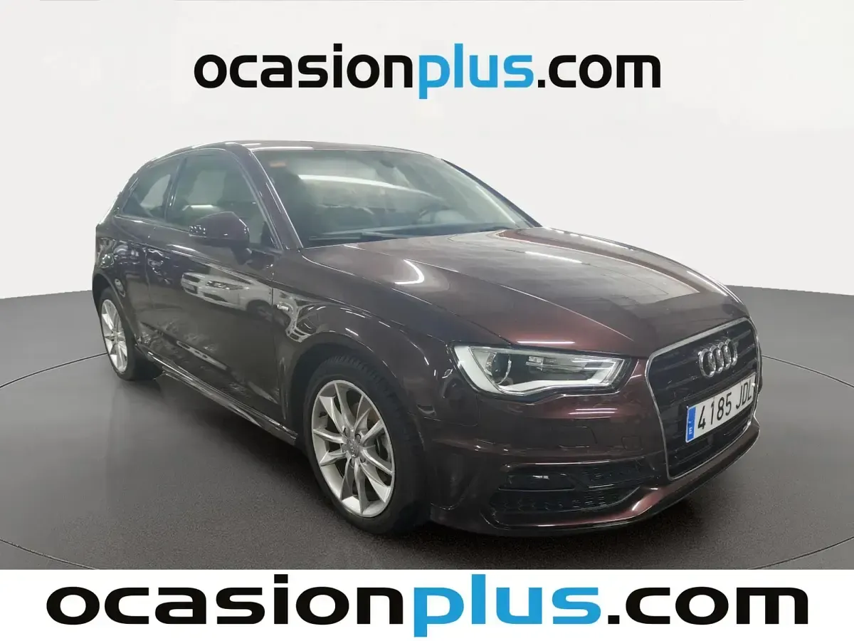 Usado Audi A3 110 CV (80 kW) 2015 Rojo Utilitario
