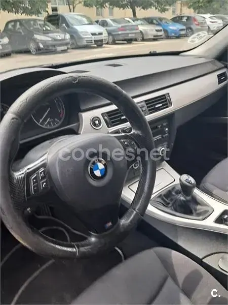 Usado BMW 318 143 CV (105 kW) 2009 Negro Familiar