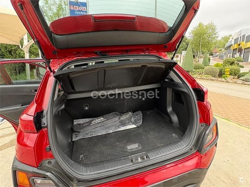 Używany Hyundai Kona 120 KM (88 kW) 2018 Czerwony SUV