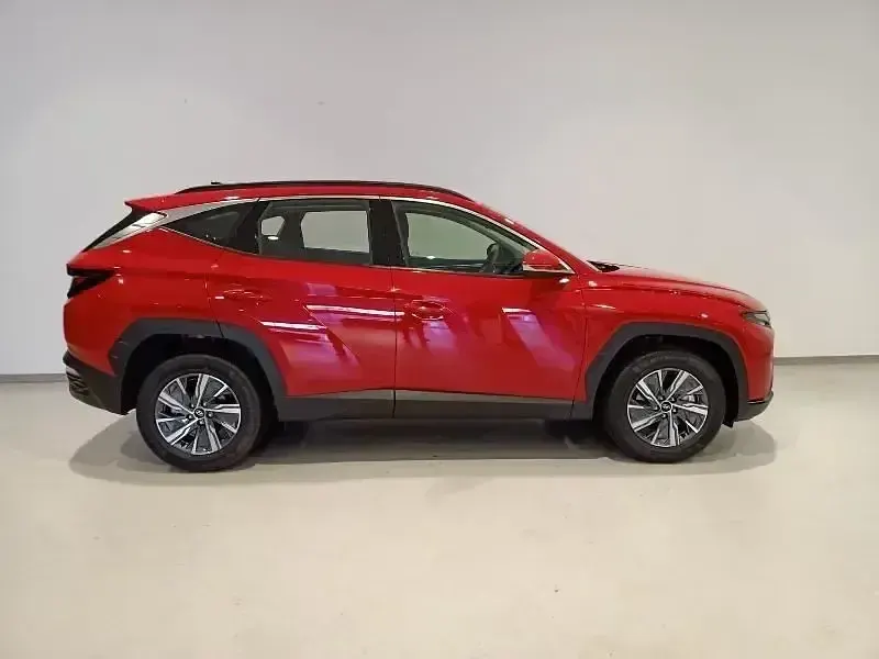 Käytetty Hyundai Tucson 136 HP (100 kW) 2022 Punainen Katumaasturi