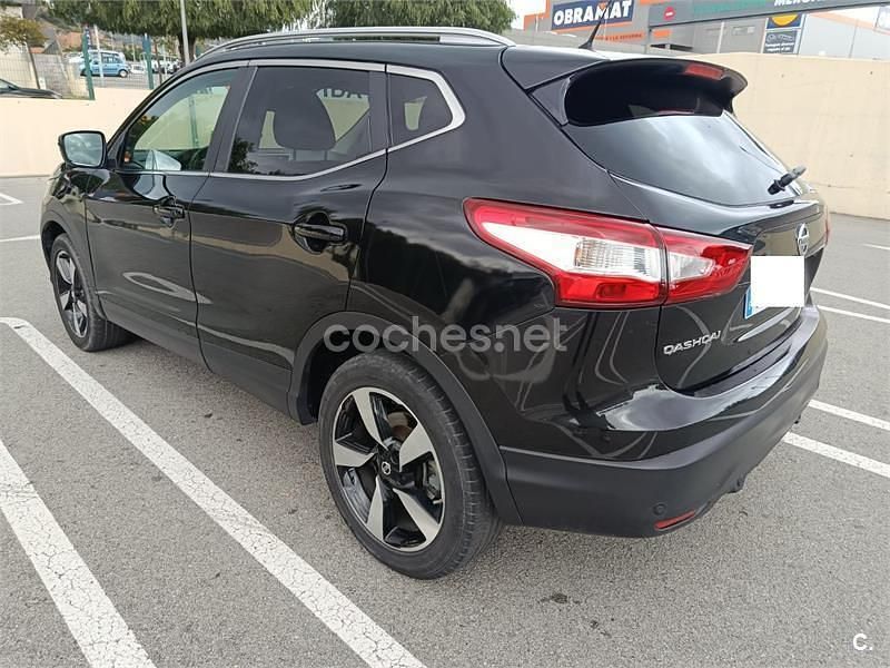 Usado Nissan Qashqai Tekna 115 CV (84 kW) 2015 Negro SUV