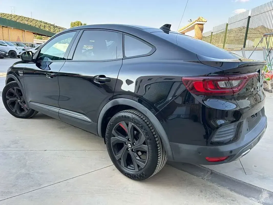 Usado Renault Arkana R.S. 140 CV (102 kW) 2022 Negro SUV