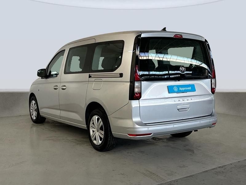 Usado VW Caddy Maxi 102 CV (75 kW) 2024 Gris plata Monovolumen