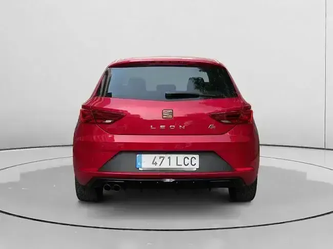 Usado Seat Leon FR 150 CV (110 kW) 2019 Rojo Berlina