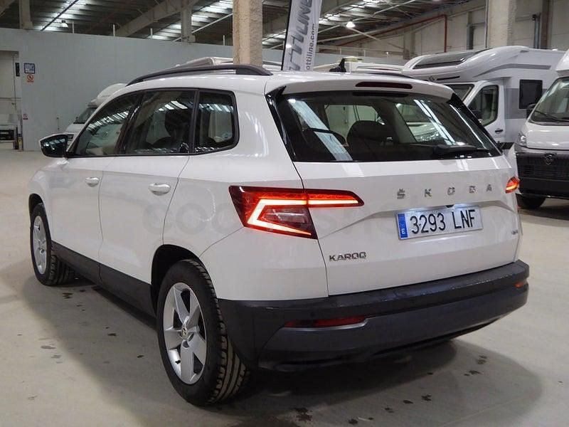 Usado Skoda Karoq Ambition 150 CV (110 kW) 2021 Blanco SUV