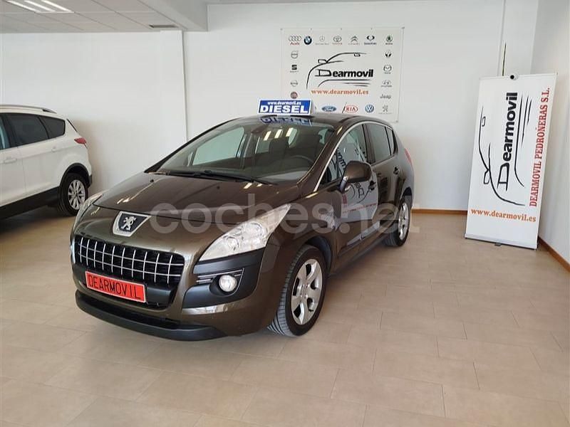 Marrón Usado 2012 Peugeot 3008 Access Berlina | 9300 € (Un poco caro) - Imagen 1/4